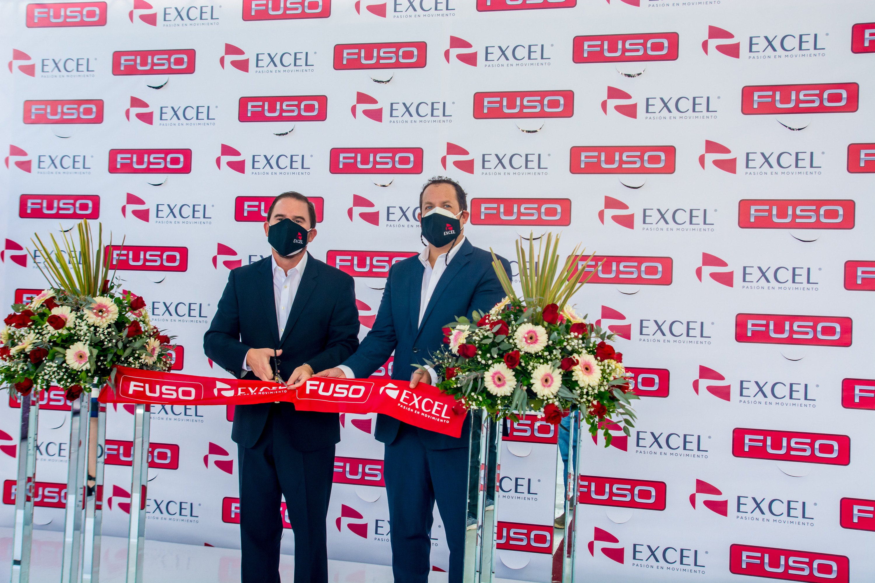 Andrés Poma y Antonio Larin.